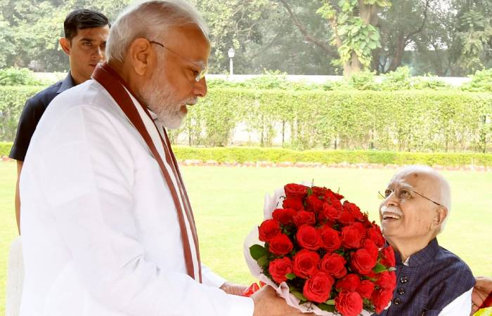 PM Narendra Modi congratulates LK Advani for being conferred with Bharat Ratna