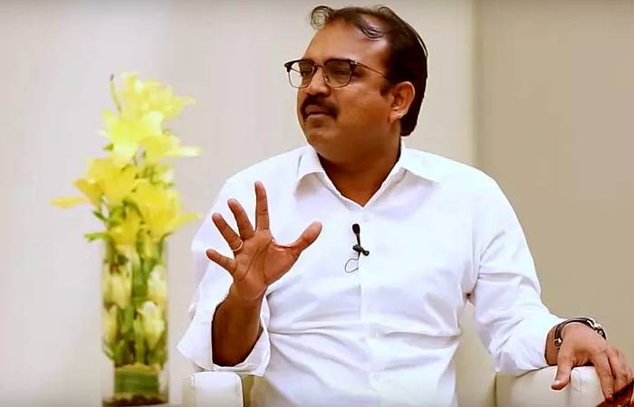 Writer Sarath Chandra wants to send Koratala Siva to jail if he doesn't admit to his guilt