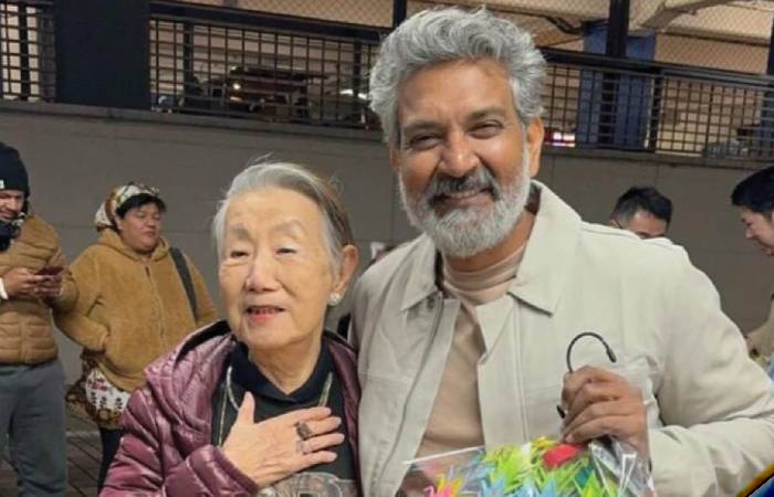 83-year old Japanese fan gifts 1000 origamis to SS Rajamouli