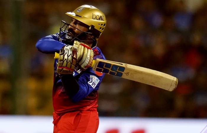 Dinesh Karthik takes RCB to winning shores in the ultimate overs