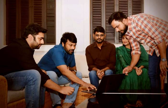 Megastar Chiranjeevi is watching Prathinidhi 2 teaser with the film team