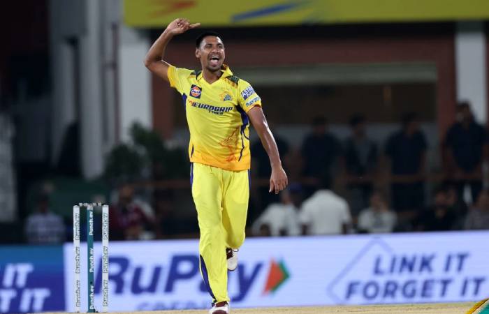 Mustafizur Rahman took 4 wickets to bring CSK back in the game in powerplay