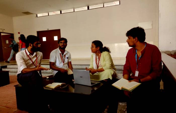 Group discussion of Scholars at VISH