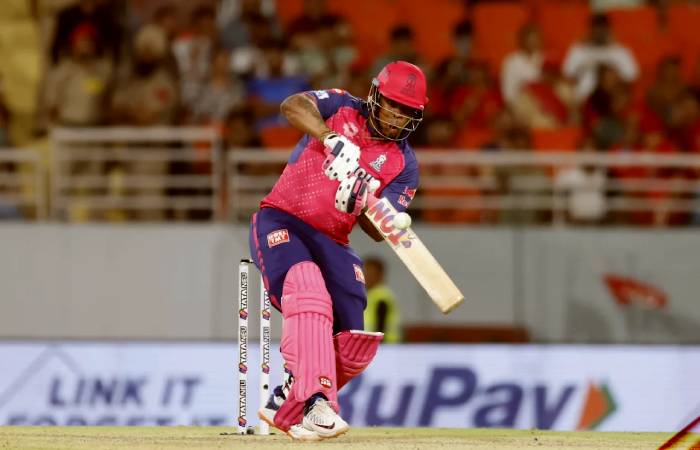 Shimron Hetmyer is the only batter to score at 270 strike rate in this match