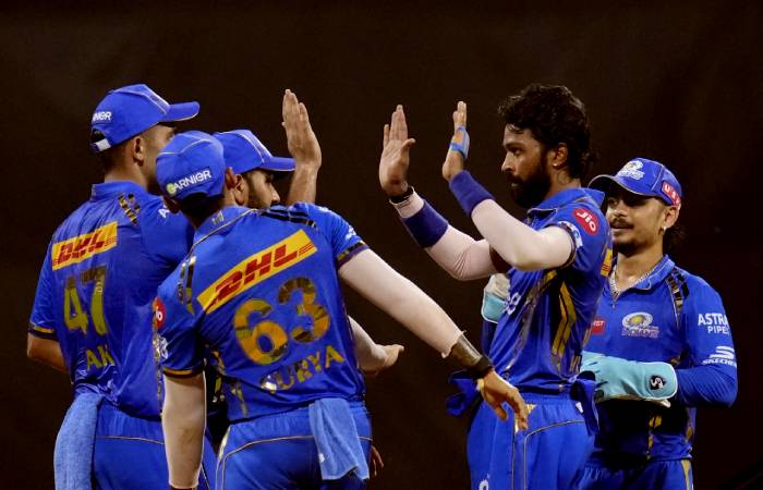 MI bowlers bring their team back into game against SRH