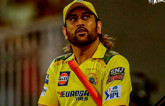 MS Dhoni continues to play despite injury for CSK
