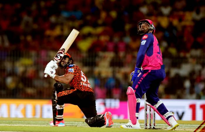 Rahul Tripathi gave SRH momentum after early wickets with his superb cameo
