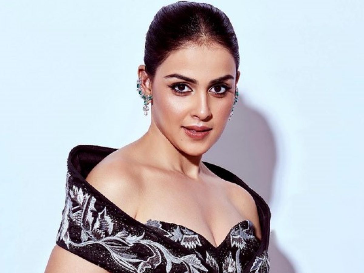 Genelia’s loyalty shines in face of loaded question