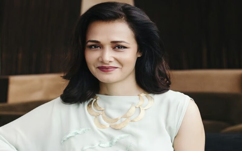 Amala Akkineni faces late-night intrusion, calls out fake fans