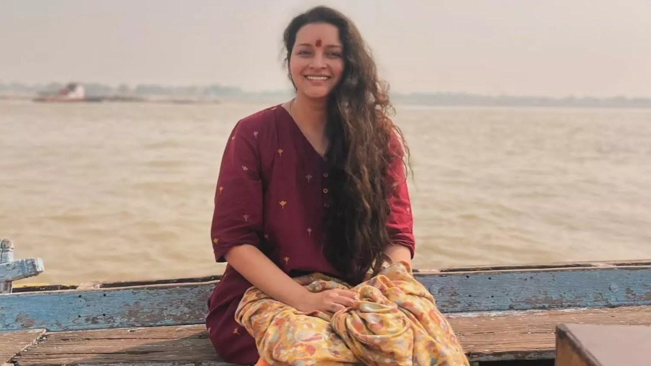 Renu Desai’s peaceful visit to Kashi captures hearts online