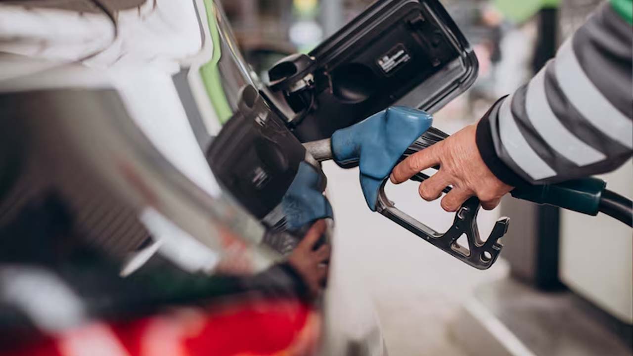 Fact Check: Is Petrol-Diesel Price Rising by ₹28? Govt Responds
