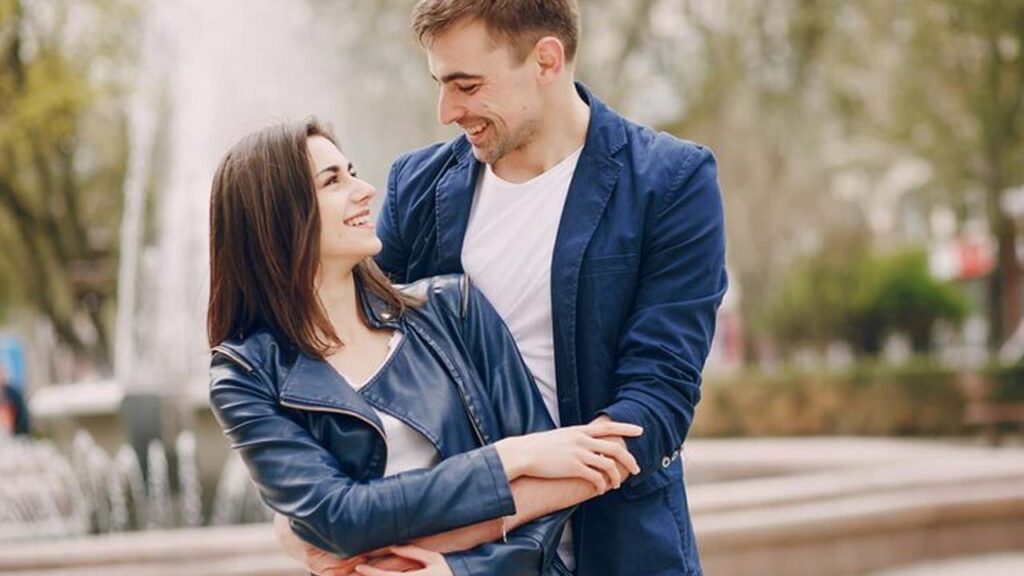 7 Red Flags in Relationship That Look Like Green Flags Everyone Must Know