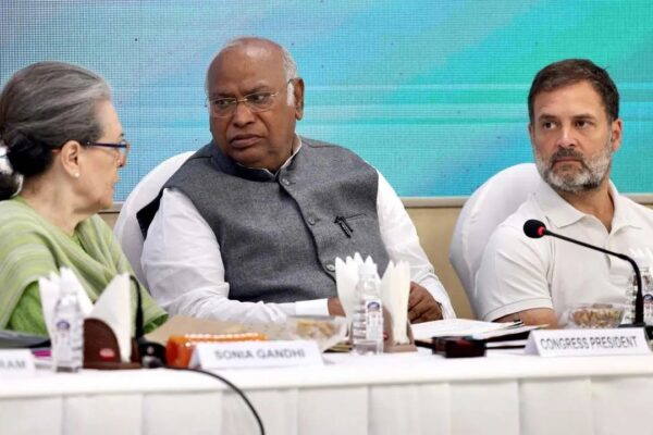Keralam CM Race Turns Tense as Congress Struggles to Pick Leader